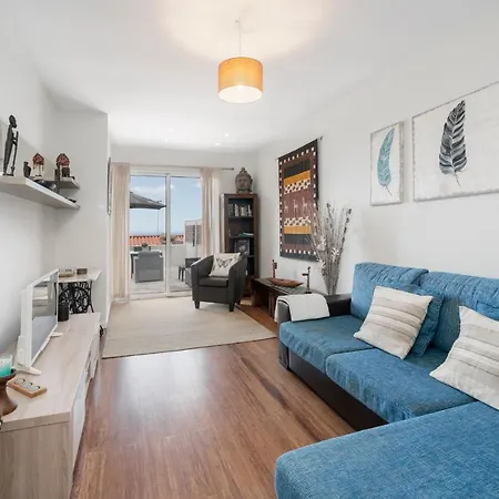 Nyaraló Terrace By An Island